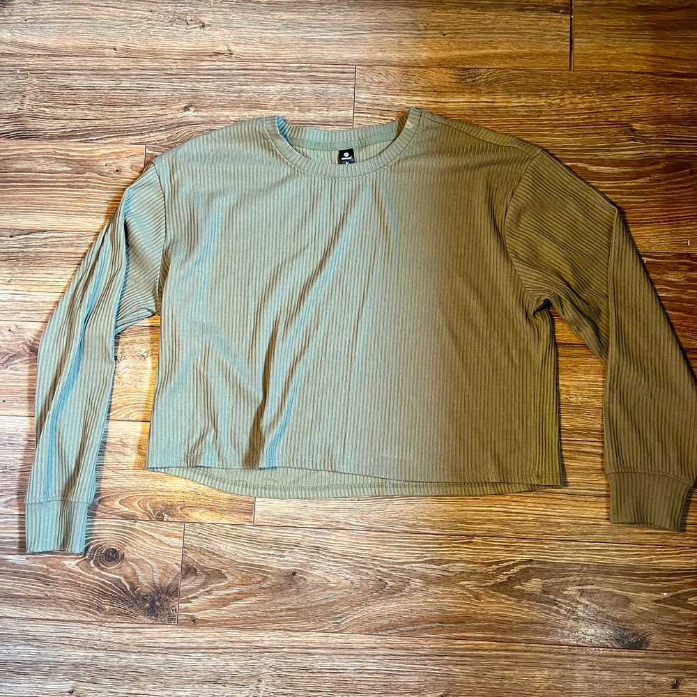 90 Degrees Athletic Green Cropped Longsleeve